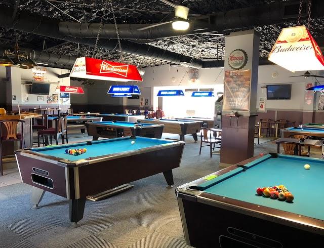 Vic's Sports Bar & Grill